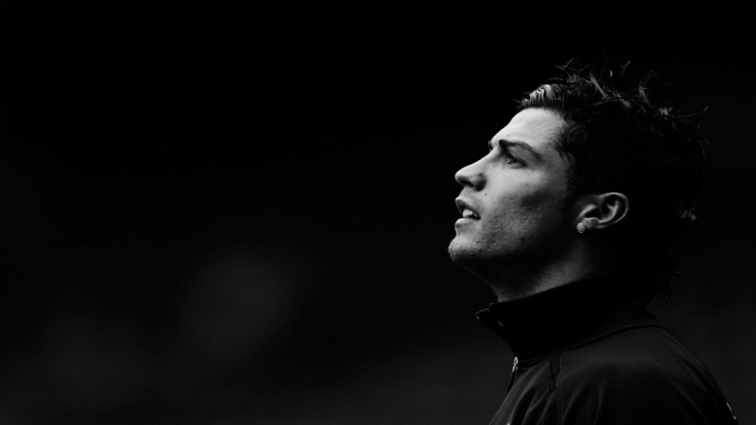 开云平台-蓝月亮的破晓，与伯纳乌的晚钟，哈兰德与本泽马的命运交织夜，命运交织夜，哈兰德与本泽马的蓝月与伯纳乌